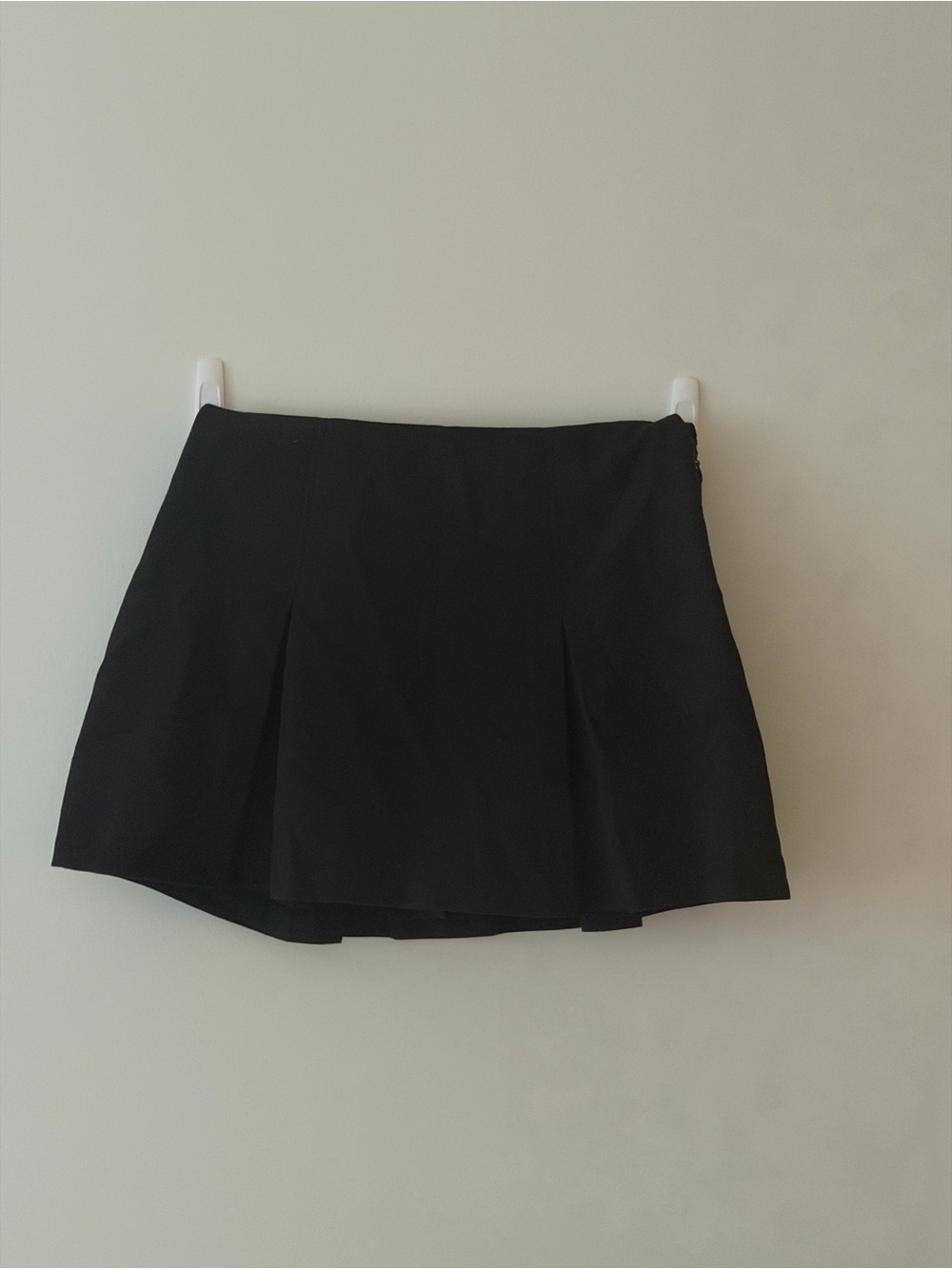 Black Abercrombie Pleated Mini Skirt